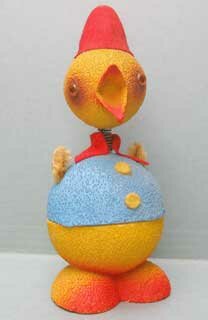 2: Covered with venetian dew as can be more clearly seen in the next picture; head is mounted on a spring.